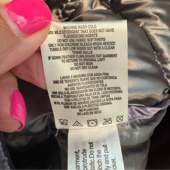 Andrew Marc Lightweight Premium Short Sleeve Hooded Down Jacket - Picture 7 of 9